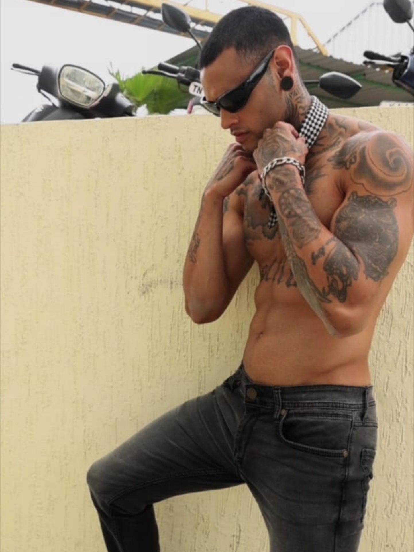 Black Peached Knitted Denim Jeans